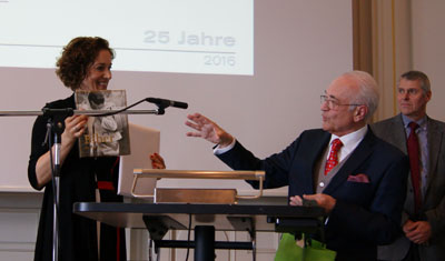 Foto von Prof. Dr. Norbert Thom während eines Vortrags